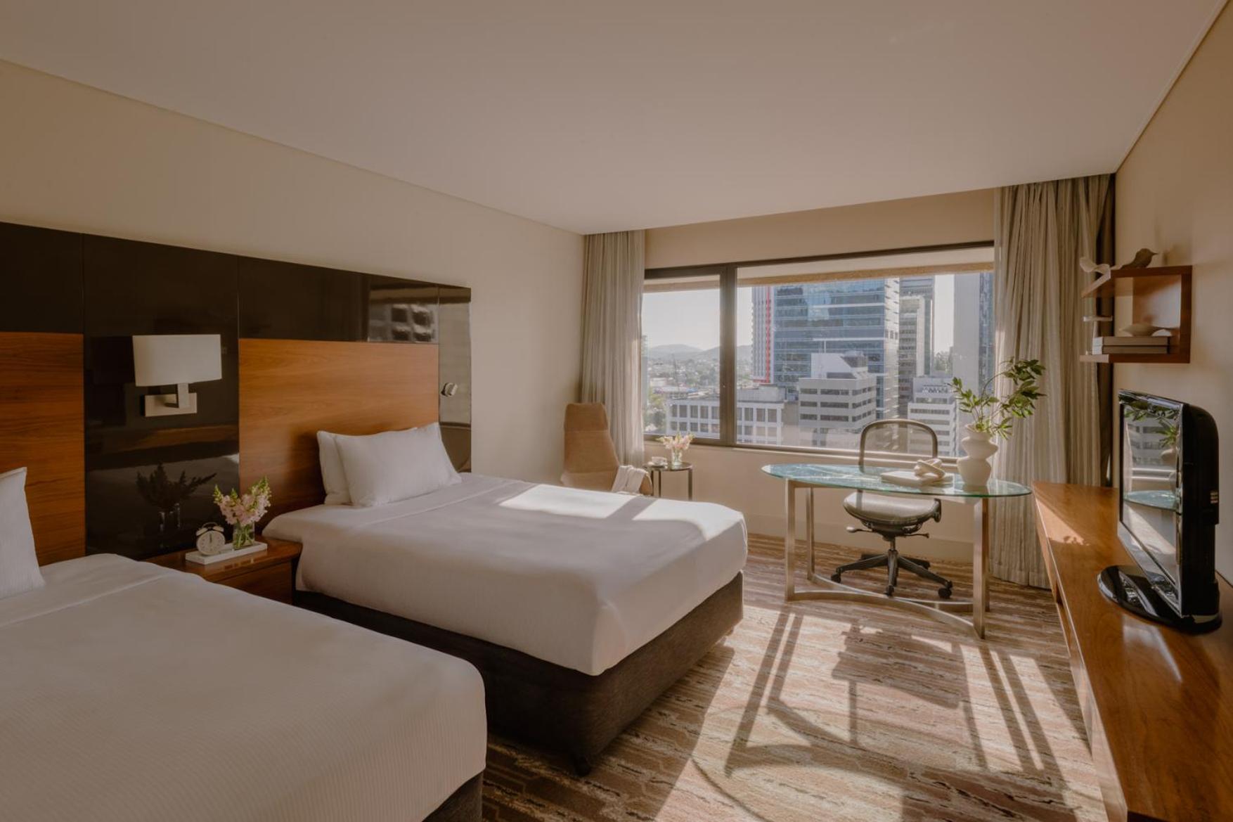 Classic Double Room with Lounge Access - High Floor