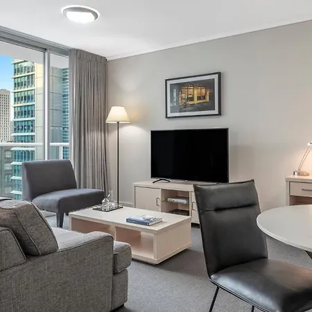 Oaks Brisbane Festival Suites-2
